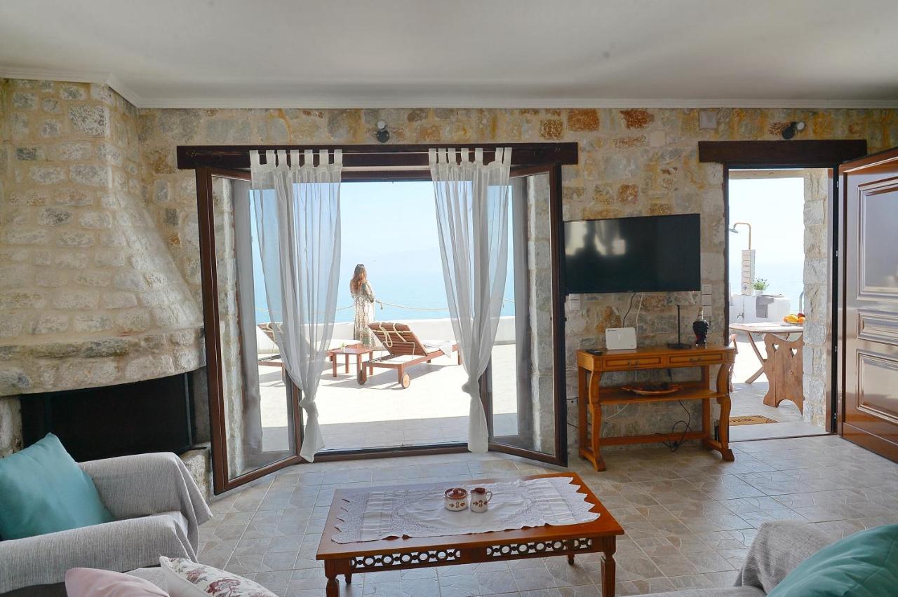 Antorina Beachfront Villas With Private Pools Kamari  Екстериор снимка