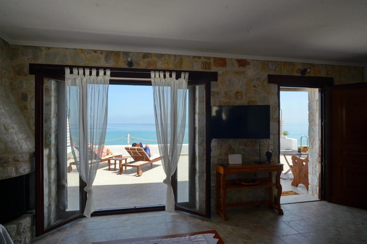 Antorina Beachfront Villas With Private Pools Kamari  Екстериор снимка