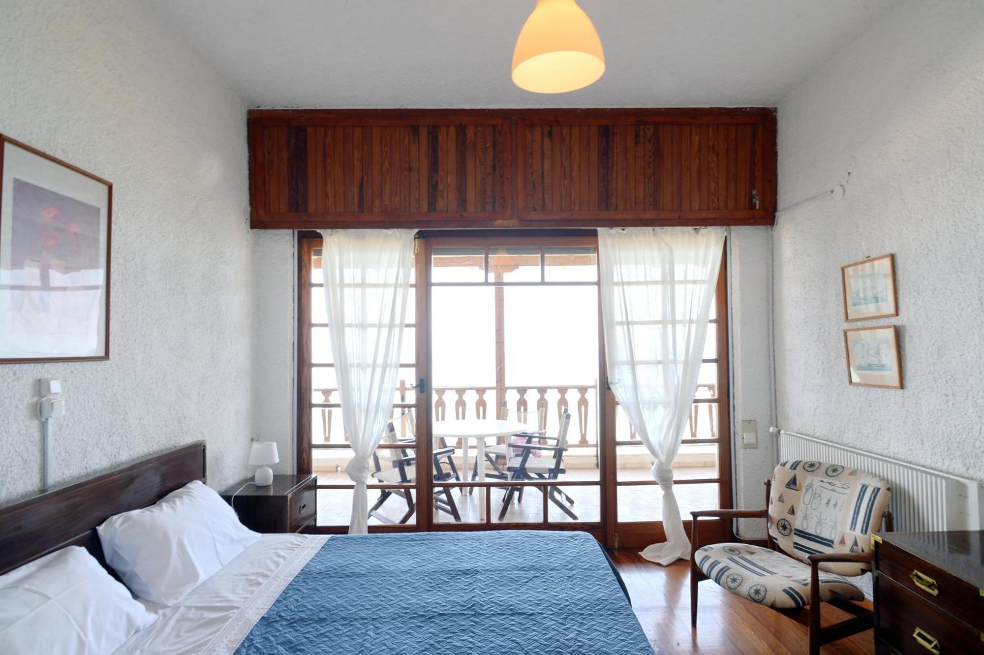 Antorina Beachfront Villas With Private Pools Kamari  Екстериор снимка