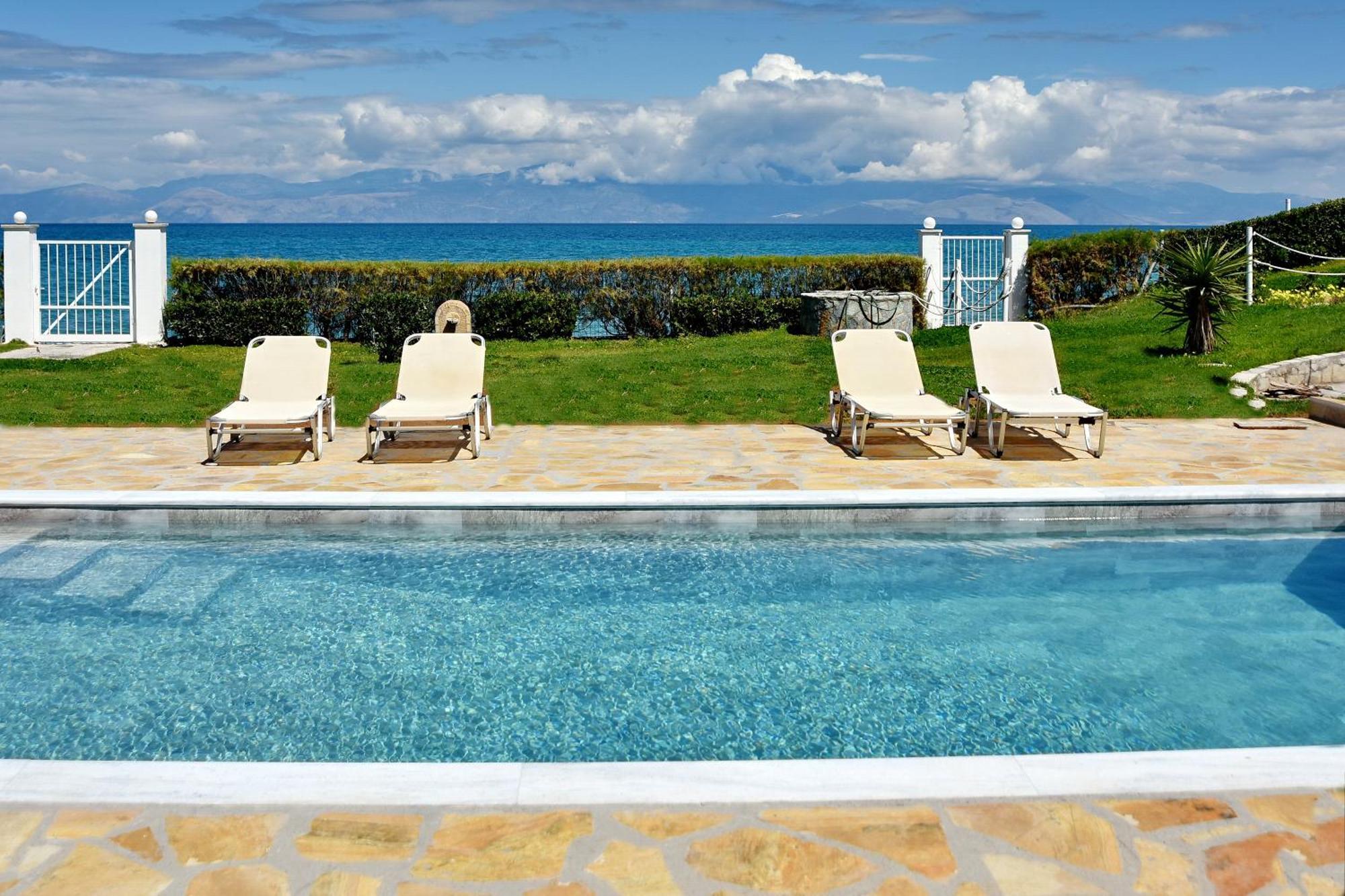 Antorina Beachfront Villas With Private Pools Kamari  Екстериор снимка