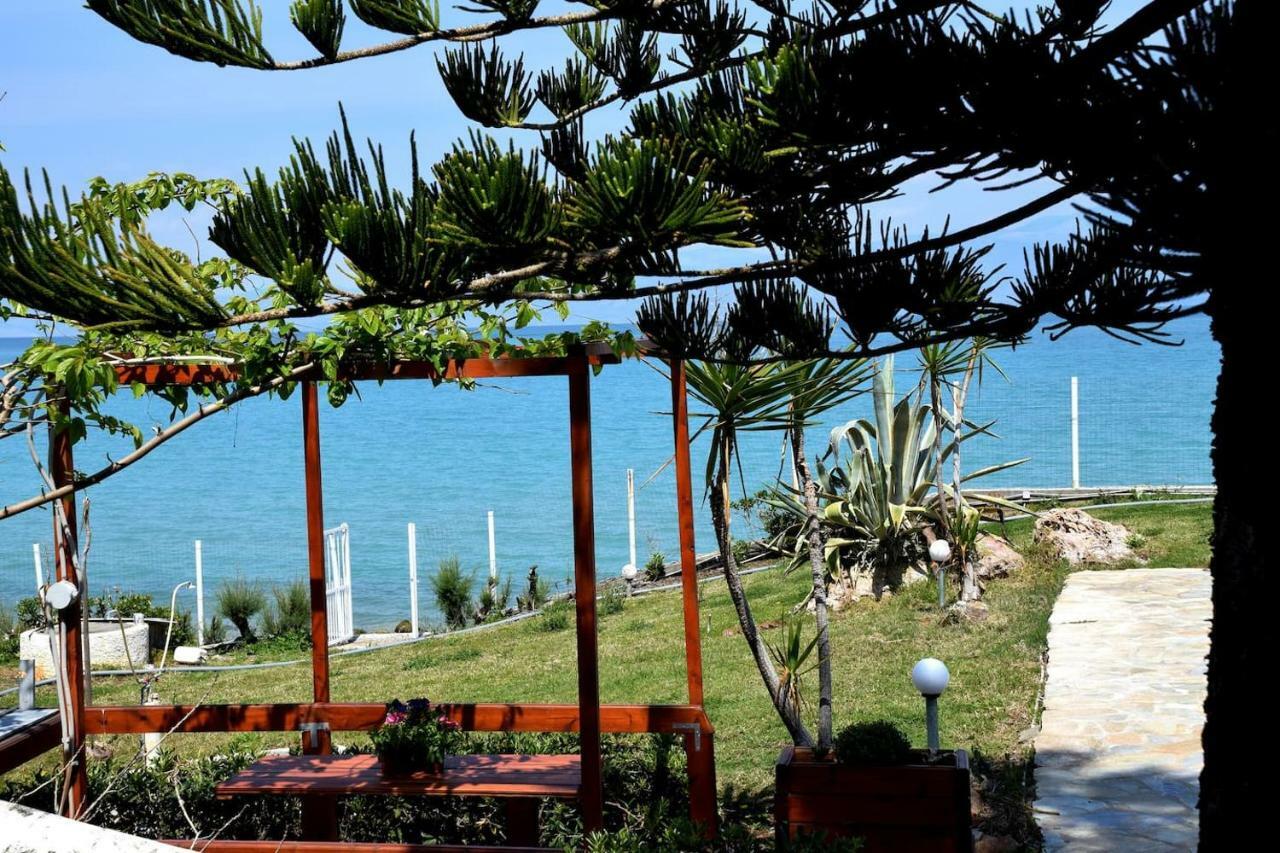 Antorina Beachfront Villas With Private Pools Kamari  Екстериор снимка