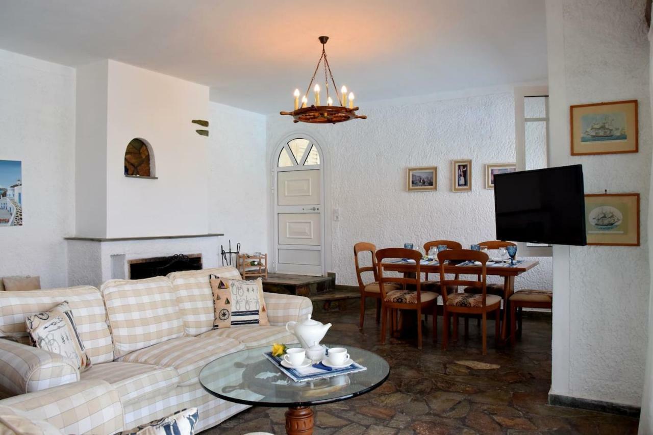 Antorina Beachfront Villas With Private Pools Kamari  Екстериор снимка